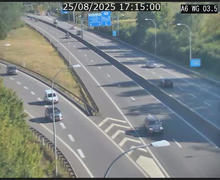 <h2>Traffic live webcam Luxembourg - Croix de Cessange - A6 - BK 3.5 - direction France/Allemagne</h2>