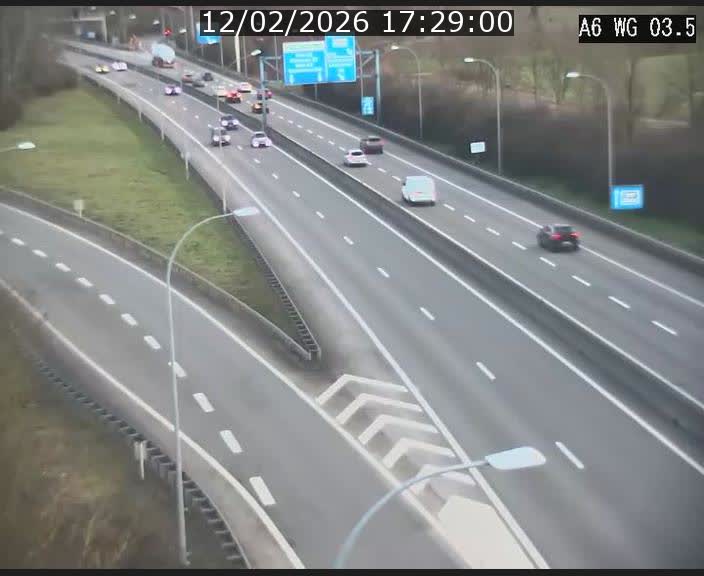 <h2>Traffic live webcam Luxembourg - Croix de Cessange - A6 - BK 3.5 - direction France/Allemagne</h2>