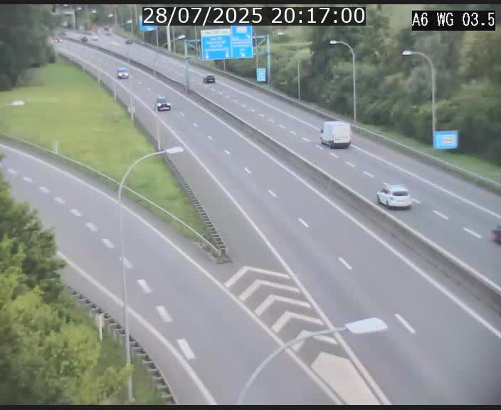 <h2>Traffic live webcam Luxembourg - Croix de Cessange - A6 - BK 3.5 - direction France/Allemagne</h2>