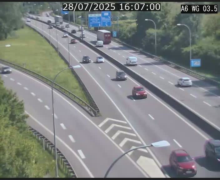<h2>Traffic live webcam Luxembourg - Croix de Cessange - A6 - BK 3.5 - direction France/Allemagne</h2>