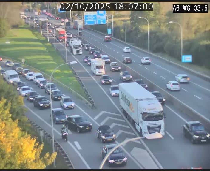 <h2>Traffic live webcam Luxembourg - Croix de Cessange - A6 - BK 3.5 - direction France/Allemagne</h2>