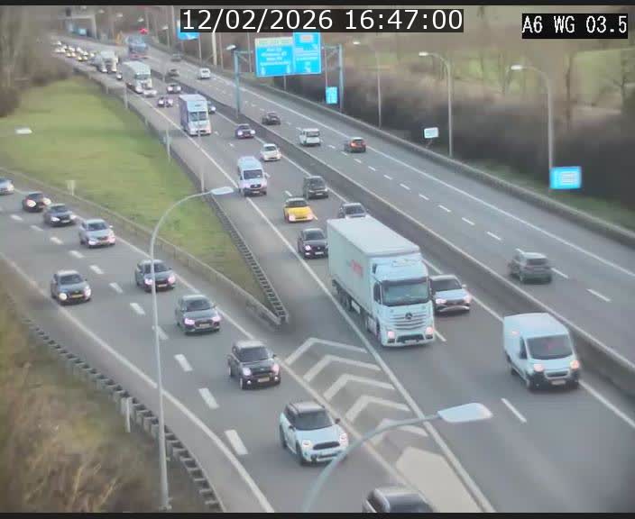 <h2>Traffic live webcam Luxembourg - Croix de Cessange - A6 - BK 3.5 - direction France/Allemagne</h2>