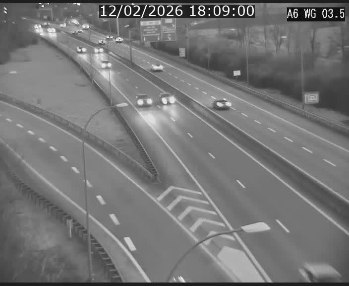 <h2>Traffic live webcam Luxembourg - Croix de Cessange - A6 - BK 3.5 - direction France/Allemagne</h2>