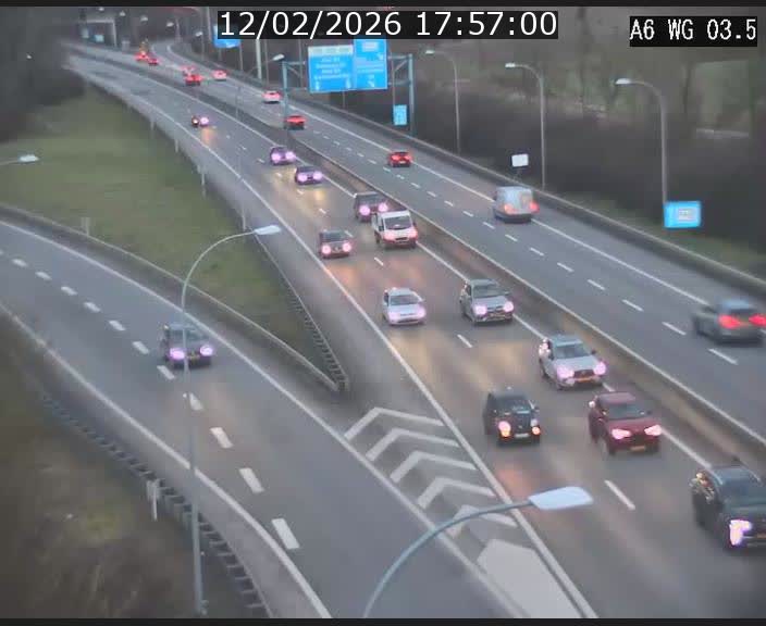 <h2>Traffic live webcam Luxembourg - Croix de Cessange - A6 - BK 3.5 - direction France/Allemagne</h2>