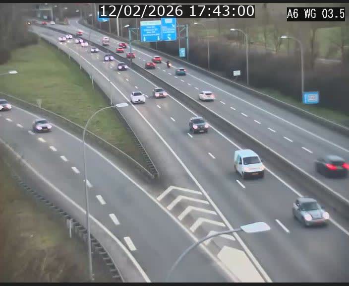 <h2>Traffic live webcam Luxembourg - Croix de Cessange - A6 - BK 3.5 - direction France/Allemagne</h2>