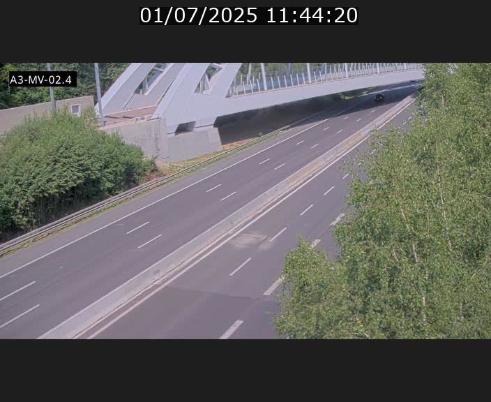 <h2>Webcam autoroute de la France (A3) au Luxembourg à Fentange, à proximité de la Croix de Gasperich. Vue orientée vers la Cloche d'Or</h2>