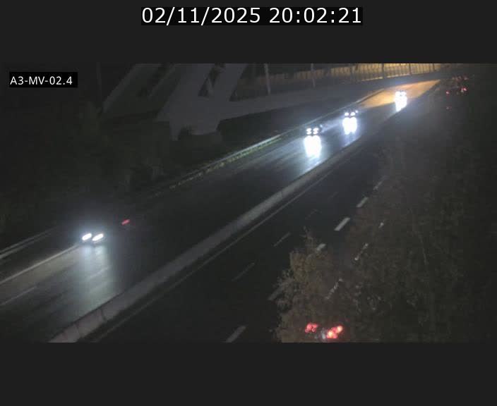 <h2>Webcam autoroute de la France (A3) au Luxembourg à Fentange, à proximité de la Croix de Gasperich. Vue orientée vers la Cloche d'Or</h2>
