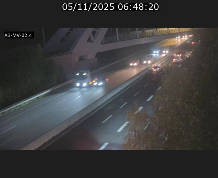 <h2>Webcam autoroute de la France (A3) au Luxembourg à Fentange, à proximité de la Croix de Gasperich. Vue orientée vers la Cloche d'Or</h2>