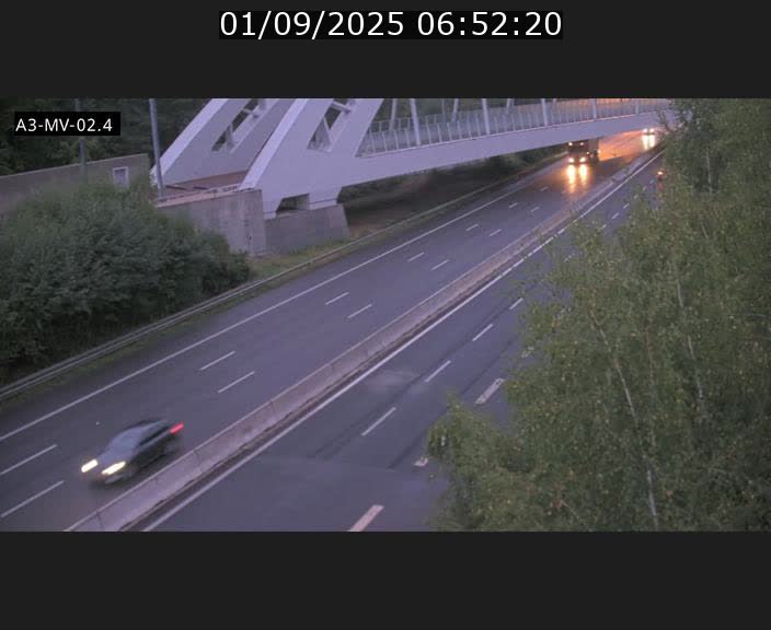 <h2>Webcam autoroute de la France (A3) au Luxembourg à Fentange, à proximité de la Croix de Gasperich. Vue orientée vers la Cloche d'Or</h2>