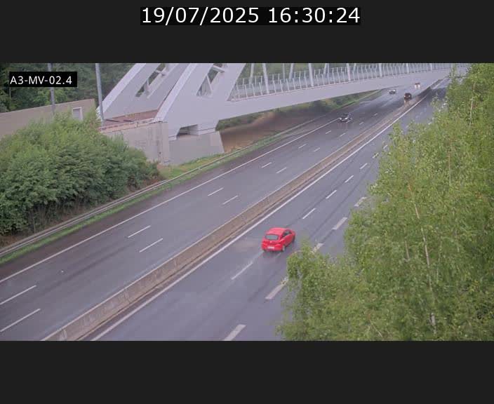 Webcam autoroute de la France (A3) au Luxembourg à Fentange, à proximité de la Croix de Gasperich. Vue orientée vers la Cloche d'Or