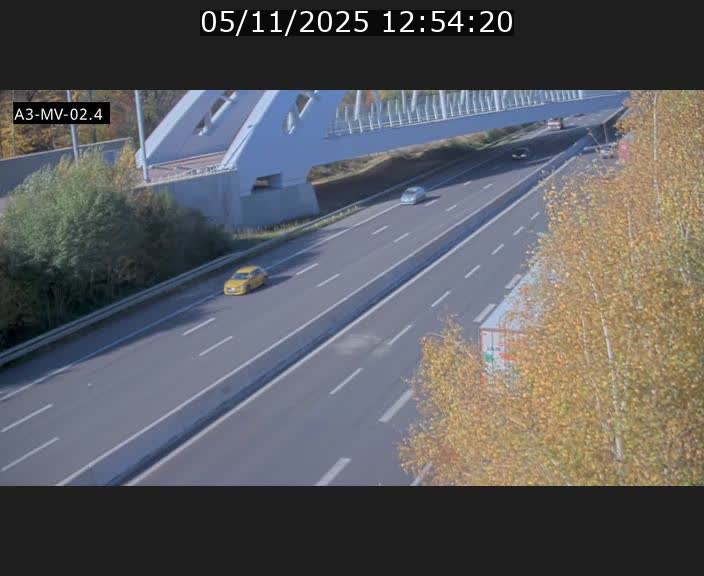 <h2>Webcam autoroute de la France (A3) au Luxembourg à Fentange, à proximité de la Croix de Gasperich. Vue orientée vers la Cloche d'Or</h2>