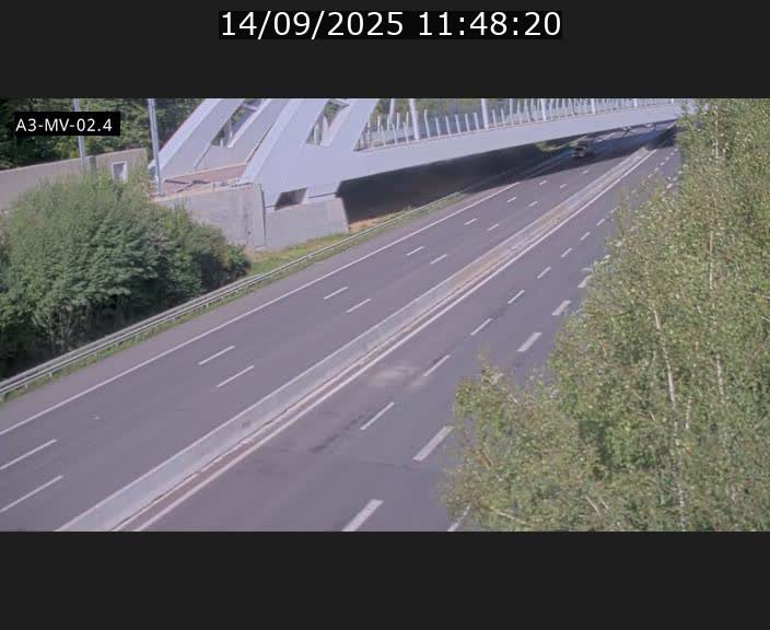 <h2>Webcam autoroute de la France (A3) au Luxembourg à Fentange, à proximité de la Croix de Gasperich. Vue orientée vers la Cloche d'Or</h2>