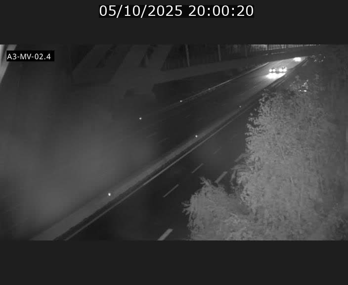 <h2>Webcam autoroute de la France (A3) au Luxembourg à Fentange, à proximité de la Croix de Gasperich. Vue orientée vers la Cloche d'Or</h2>