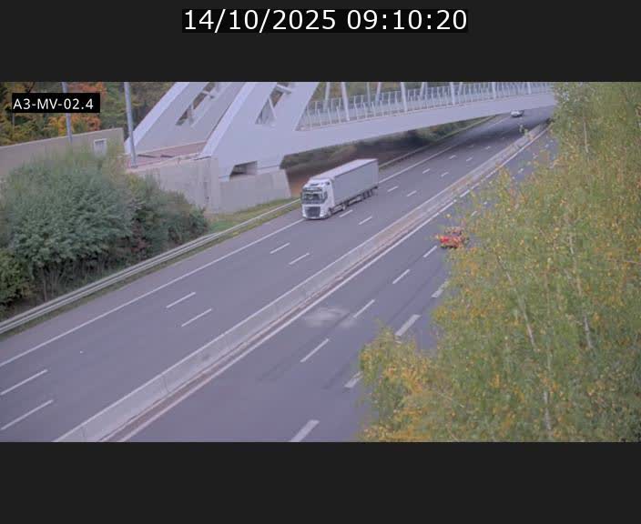 <h2>Webcam autoroute de la France (A3) au Luxembourg à Fentange, à proximité de la Croix de Gasperich. Vue orientée vers la Cloche d'Or</h2>