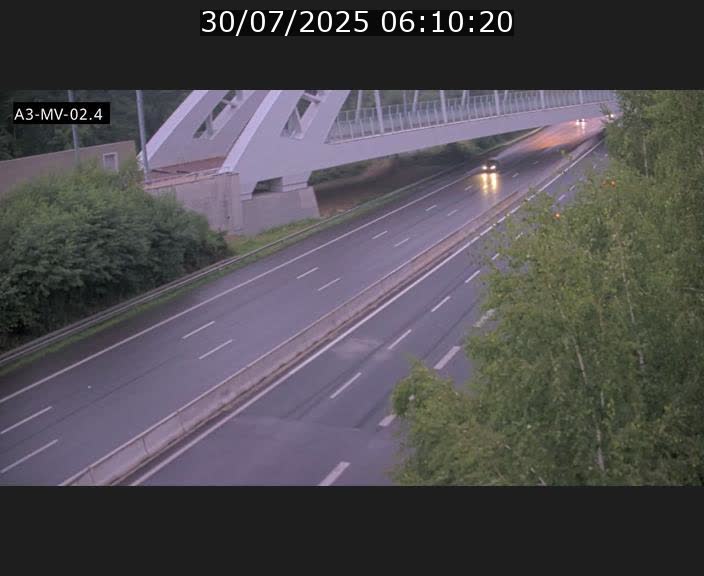 <h2>Webcam autoroute de la France (A3) au Luxembourg à Fentange, à proximité de la Croix de Gasperich. Vue orientée vers la Cloche d'Or</h2>