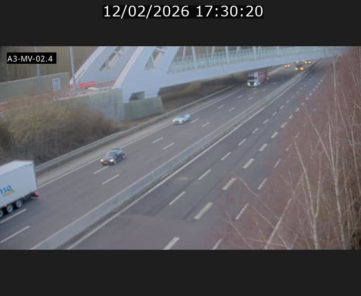 <h2>Webcam autoroute de la France (A3) au Luxembourg à Fentange, à proximité de la Croix de Gasperich. Vue orientée vers la Cloche d'Or</h2>