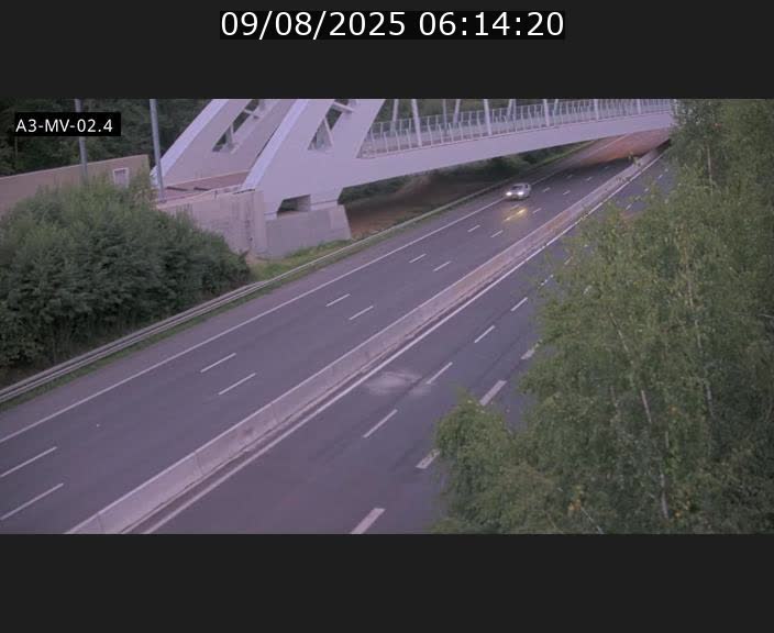 <h2>Webcam autoroute de la France (A3) au Luxembourg à Fentange, à proximité de la Croix de Gasperich. Vue orientée vers la Cloche d'Or</h2>