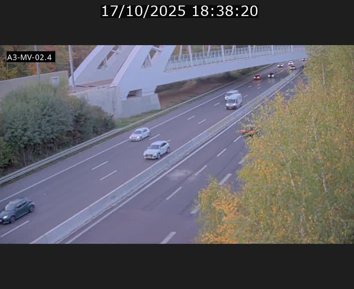 <h2>Webcam autoroute de la France (A3) au Luxembourg à Fentange, à proximité de la Croix de Gasperich. Vue orientée vers la Cloche d'Or</h2>