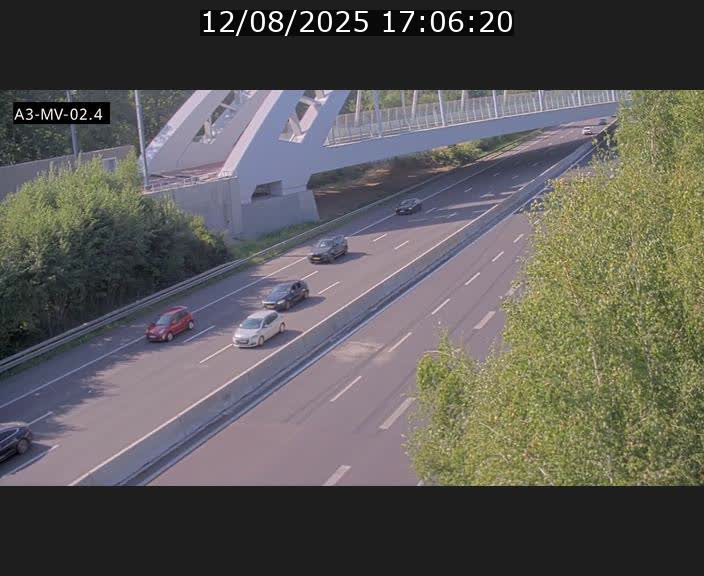<h2>Webcam autoroute de la France (A3) au Luxembourg à Fentange, à proximité de la Croix de Gasperich. Vue orientée vers la Cloche d'Or</h2>