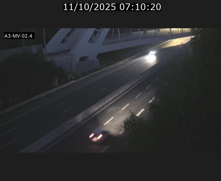 <h2>Webcam autoroute de la France (A3) au Luxembourg à Fentange, à proximité de la Croix de Gasperich. Vue orientée vers la Cloche d'Or</h2>