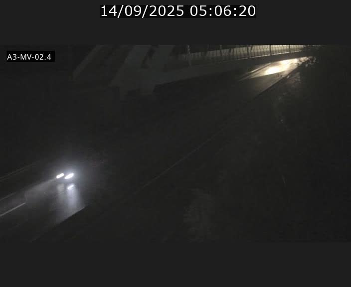 <h2>Webcam autoroute de la France (A3) au Luxembourg à Fentange, à proximité de la Croix de Gasperich. Vue orientée vers la Cloche d'Or</h2>