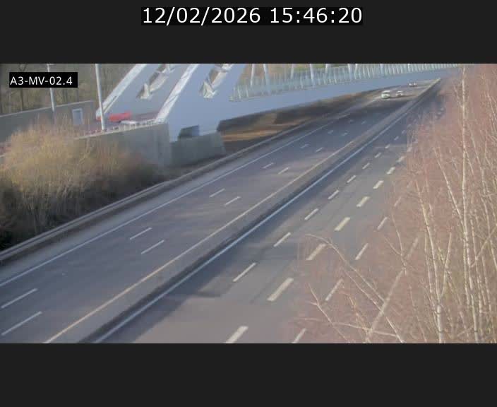 Webcam autoroute de la France (A3) au Luxembourg à Fentange, à proximité de la Croix de Gasperich. Vue orientée vers la Cloche d'Or