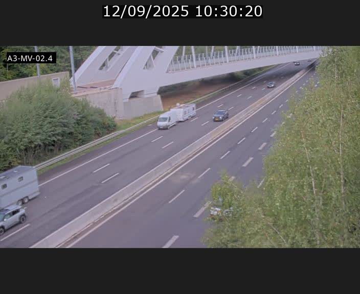 <h2>Webcam autoroute de la France (A3) au Luxembourg à Fentange, à proximité de la Croix de Gasperich. Vue orientée vers la Cloche d'Or</h2>