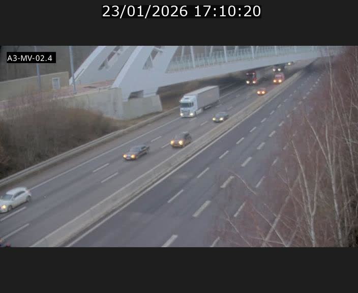 Webcam autoroute de la France (A3) au Luxembourg à Fentange, à proximité de la Croix de Gasperich. Vue orientée vers la Cloche d'Or