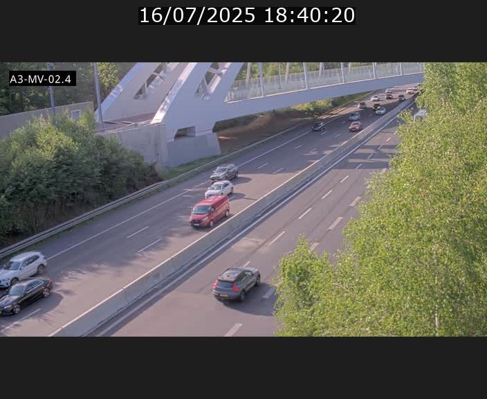 <h2>Webcam autoroute de la France (A3) au Luxembourg à Fentange, à proximité de la Croix de Gasperich. Vue orientée vers la Cloche d'Or</h2>