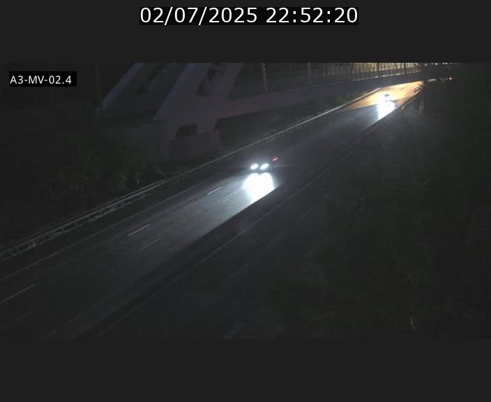 Webcam autoroute de la France (A3) au Luxembourg à Fentange, à proximité de la Croix de Gasperich. Vue orientée vers la Cloche d'Or