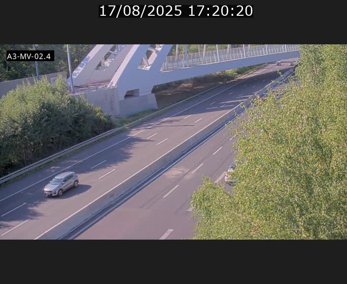 <h2>Webcam autoroute de la France (A3) au Luxembourg à Fentange, à proximité de la Croix de Gasperich. Vue orientée vers la Cloche d'Or</h2>