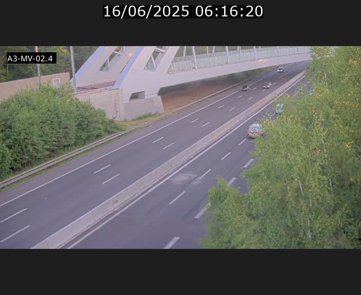 Webcam autoroute de la France (A3) au Luxembourg à Fentange, à proximité de la Croix de Gasperich. Vue orientée vers la Cloche d'Or