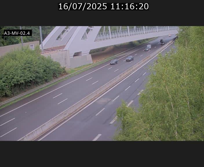 <h2>Webcam autoroute de la France (A3) au Luxembourg à Fentange, à proximité de la Croix de Gasperich. Vue orientée vers la Cloche d'Or</h2>