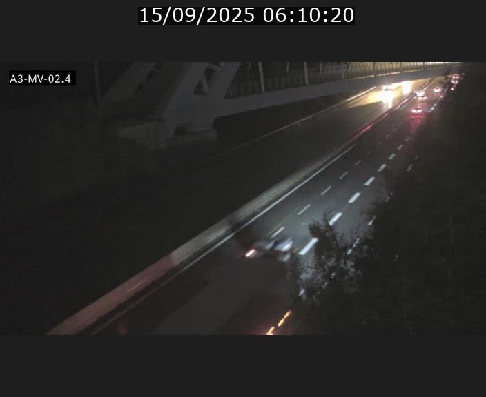 <h2>Webcam autoroute de la France (A3) au Luxembourg à Fentange, à proximité de la Croix de Gasperich. Vue orientée vers la Cloche d'Or</h2>