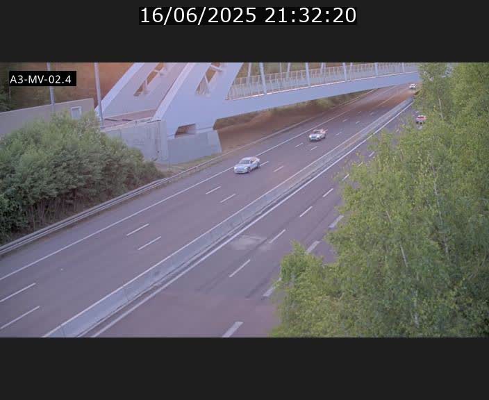 Webcam autoroute de la France (A3) au Luxembourg à Fentange, à proximité de la Croix de Gasperich. Vue orientée vers la Cloche d'Or