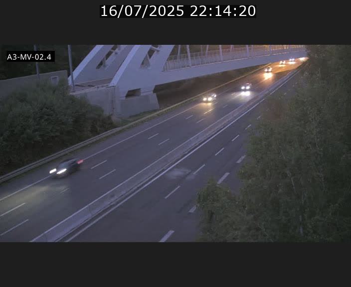 <h2>Webcam autoroute de la France (A3) au Luxembourg à Fentange, à proximité de la Croix de Gasperich. Vue orientée vers la Cloche d'Or</h2>