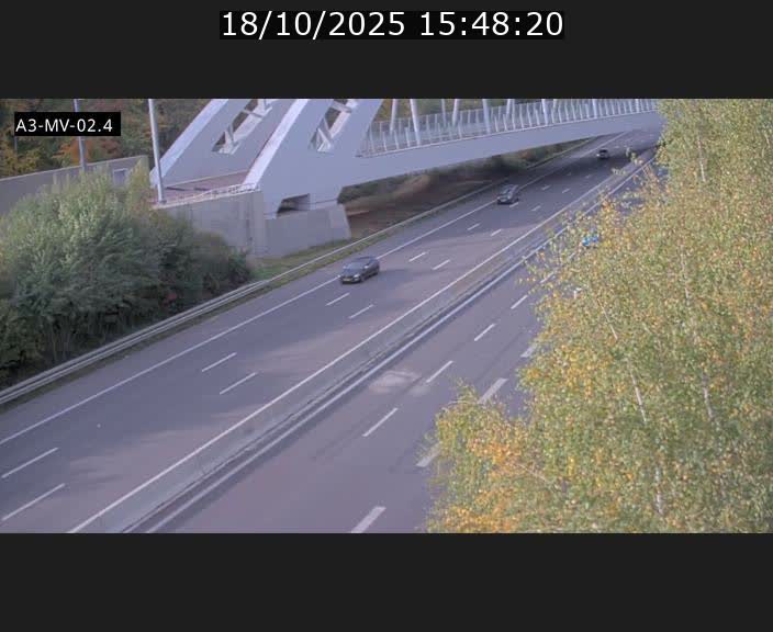 Webcam autoroute de la France (A3) au Luxembourg à Fentange, à proximité de la Croix de Gasperich. Vue orientée vers la Cloche d'Or