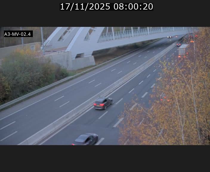 Webcam autoroute de la France (A3) au Luxembourg à Fentange, à proximité de la Croix de Gasperich. Vue orientée vers la Cloche d'Or
