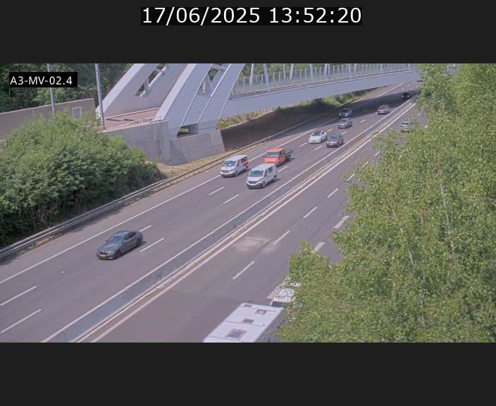 Webcam autoroute de la France (A3) au Luxembourg à Fentange, à proximité de la Croix de Gasperich. Vue orientée vers la Cloche d'Or