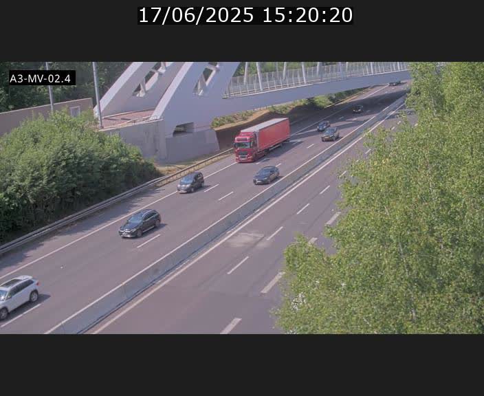 Webcam autoroute de la France (A3) au Luxembourg à Fentange, à proximité de la Croix de Gasperich. Vue orientée vers la Cloche d'Or