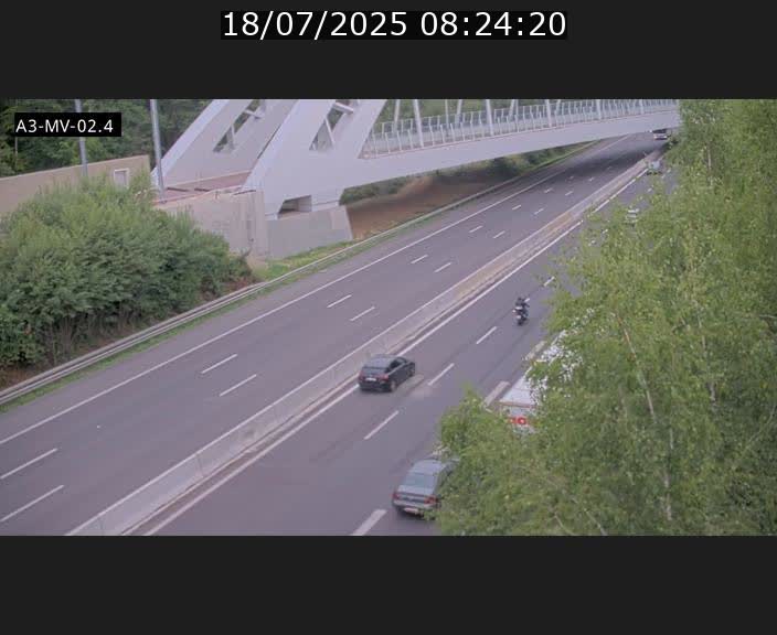 <h2>Webcam autoroute de la France (A3) au Luxembourg à Fentange, à proximité de la Croix de Gasperich. Vue orientée vers la Cloche d'Or</h2>