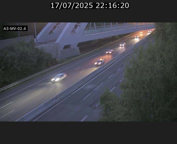 <h2>Webcam autoroute de la France (A3) au Luxembourg à Fentange, à proximité de la Croix de Gasperich. Vue orientée vers la Cloche d'Or</h2>