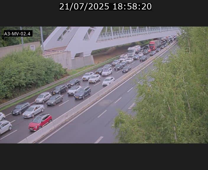 <h2>Webcam autoroute de la France (A3) au Luxembourg à Fentange, à proximité de la Croix de Gasperich. Vue orientée vers la Cloche d'Or</h2>