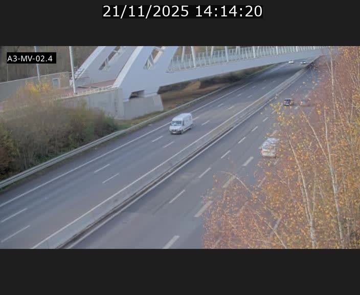 Webcam autoroute de la France (A3) au Luxembourg à Fentange, à proximité de la Croix de Gasperich. Vue orientée vers la Cloche d'Or