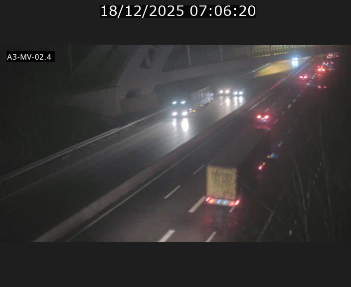 <h2>Webcam autoroute de la France (A3) au Luxembourg à Fentange, à proximité de la Croix de Gasperich. Vue orientée vers la Cloche d'Or</h2>