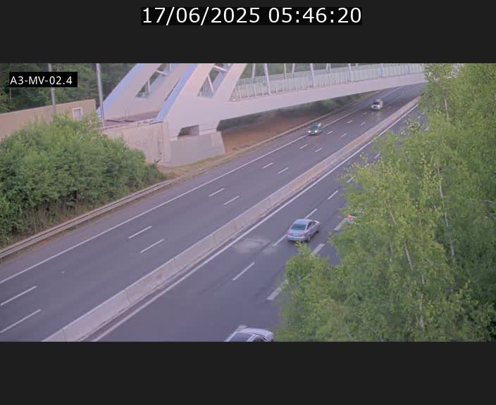 Webcam autoroute de la France (A3) au Luxembourg à Fentange, à proximité de la Croix de Gasperich. Vue orientée vers la Cloche d'Or