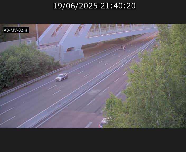 Webcam autoroute de la France (A3) au Luxembourg à Fentange, à proximité de la Croix de Gasperich. Vue orientée vers la Cloche d'Or