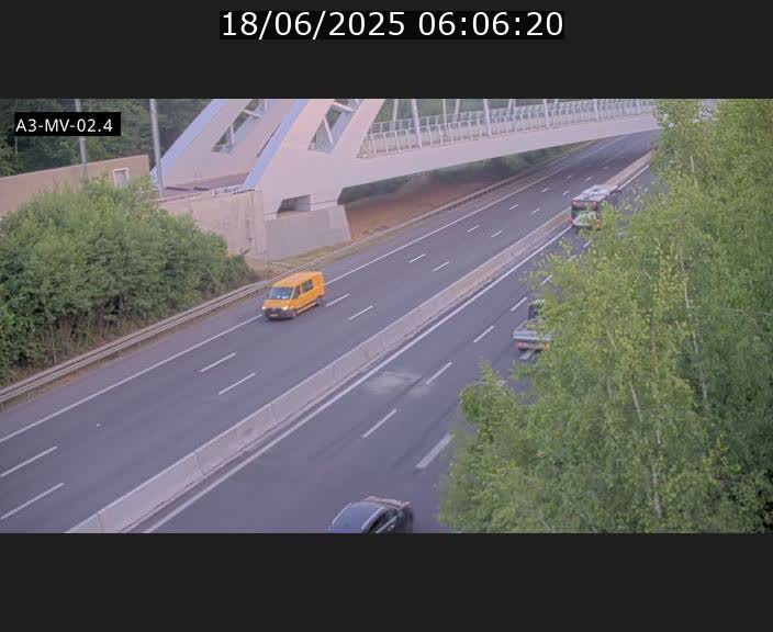 Webcam autoroute de la France (A3) au Luxembourg à Fentange, à proximité de la Croix de Gasperich. Vue orientée vers la Cloche d'Or