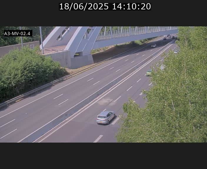 Webcam autoroute de la France (A3) au Luxembourg à Fentange, à proximité de la Croix de Gasperich. Vue orientée vers la Cloche d'Or