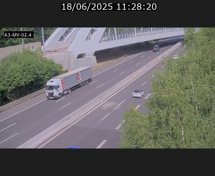 Webcam autoroute de la France (A3) au Luxembourg à Fentange, à proximité de la Croix de Gasperich. Vue orientée vers la Cloche d'Or